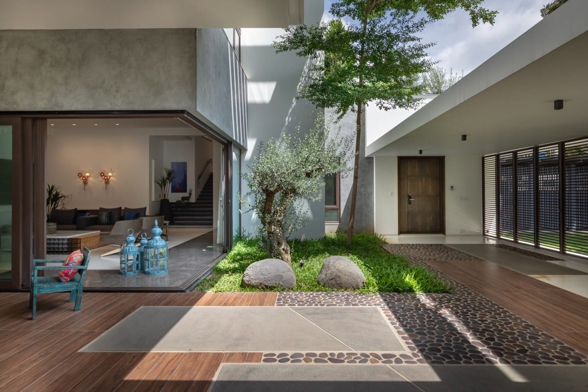 The Sandstone Villa — Climate-Responsive Home